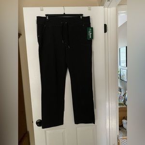L.L. Bean 5 Pocket Performance Travel Pants XL
